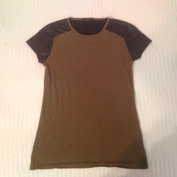 Tshirt with leather sleeves