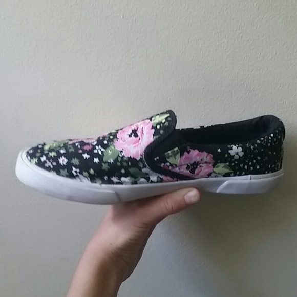 GENTLY USED Adorable floral shoes