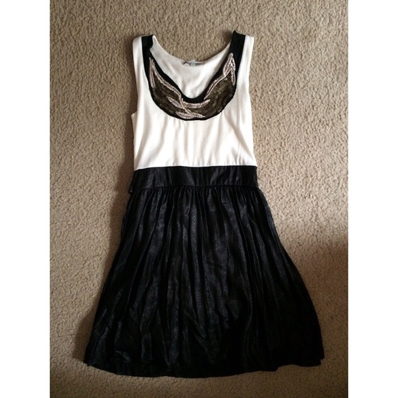 Charlotte Russe Dresses & Skirts - Sparkly/sequin party dress