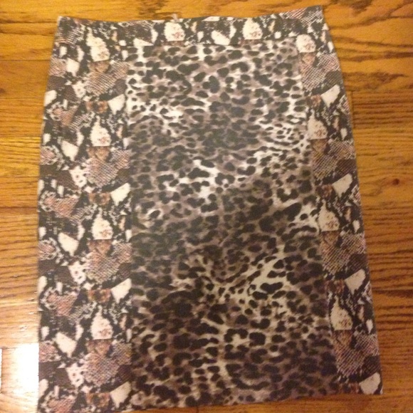 New with tags!!!  Leopard skirt!