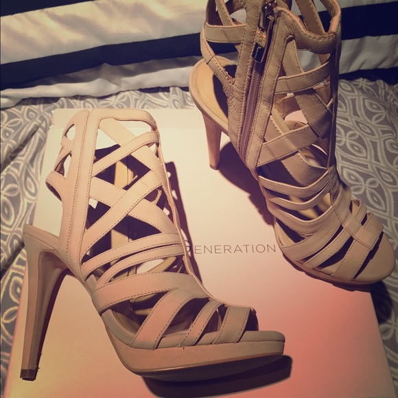 FINAL PRICE CUT⚡️ BCBGENERATION  CUT OUT BOOTIES.