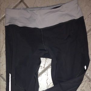 Lululemon crop Wunder under pants 6 gray stripe