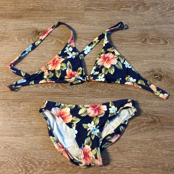 Vintage retro Hawaiian print bikini