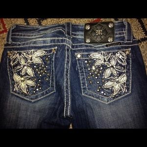 DO NOT BUY TRADING!!