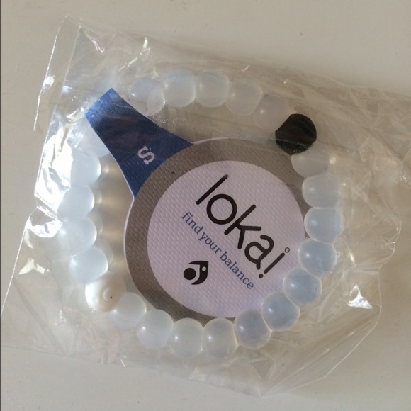 lokai bracelet for @aishaullo