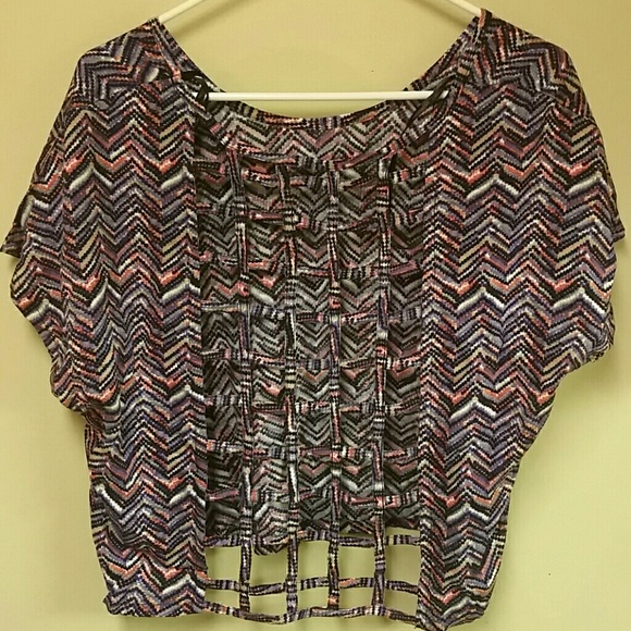 Material Girl Chevron Print Crop crop - Picture 2 of 2