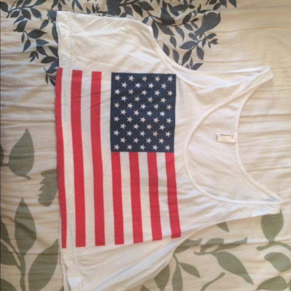 New Crop Top - Picture 1 of 2