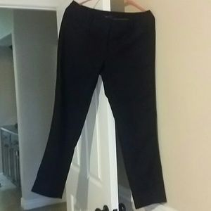 Super cute skinny ankle pants size 6R.