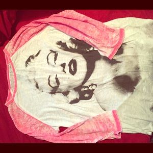 Burn out quarter sleeve shirt!