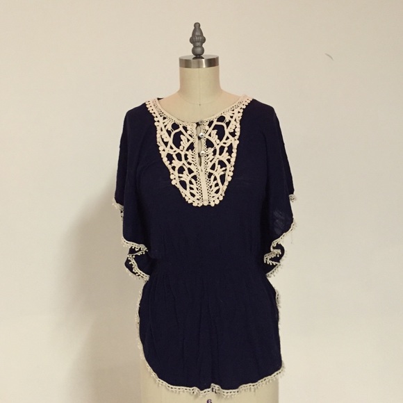 Xhilaration navy top with detailing