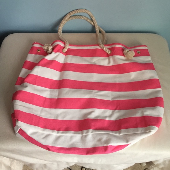 NWOT Limited Edition VS Bag - Picture 3 of 4