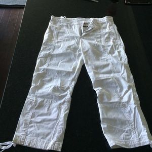 White Abercrombie Capri length pants