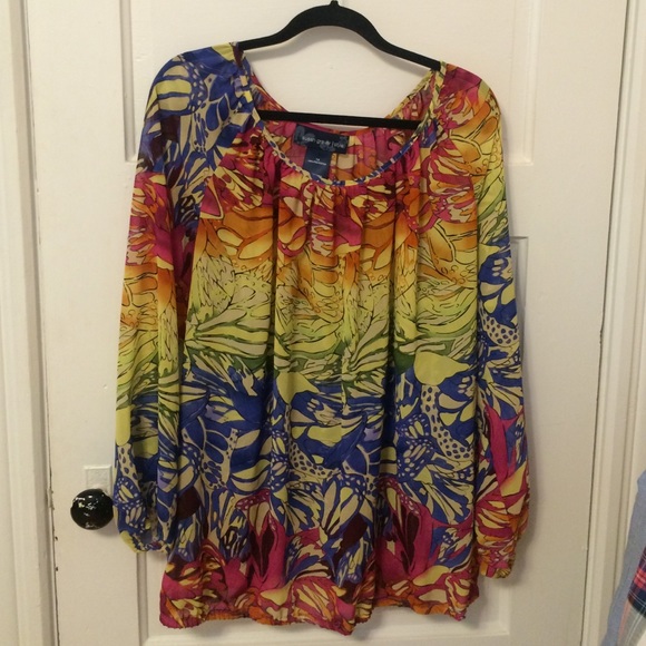 Long sleeve patterned blouse