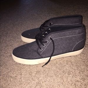 American Eagle men's chukka shoe