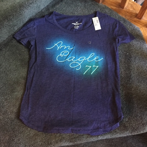 American Eagle tee