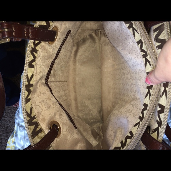 Sold - Picture 2 of 4