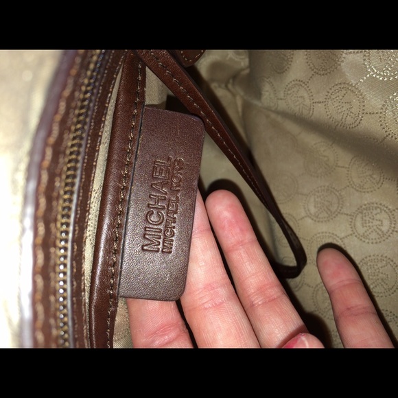 Sold - Picture 3 of 4