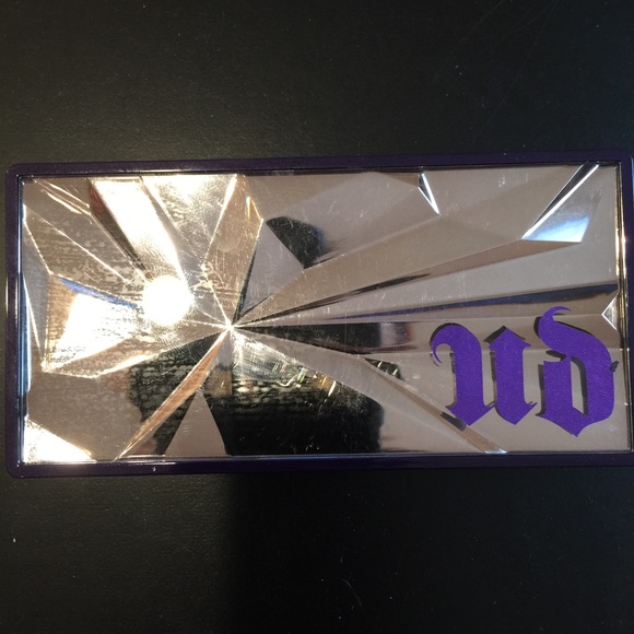 Urban Decay Other - Urban Decay Shattered Face Case