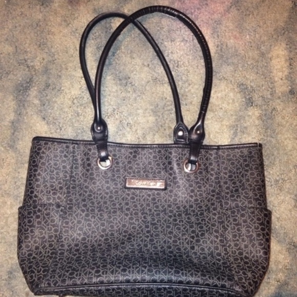 Calvin Klein Handbags - Calvin Klein bag