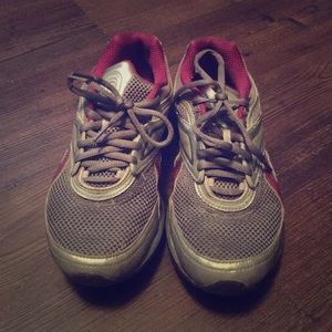 Reebok easy tone sneakers