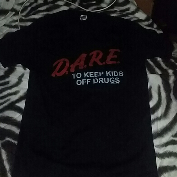 D.A.R.E Scooped neck shirt! - Picture 2 of 2