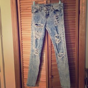 Ripped straight legs