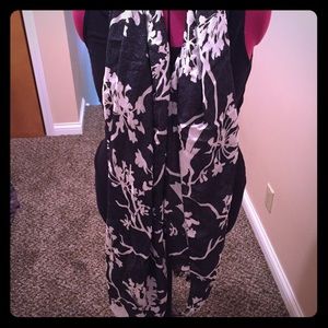 Black and white metallic scarf