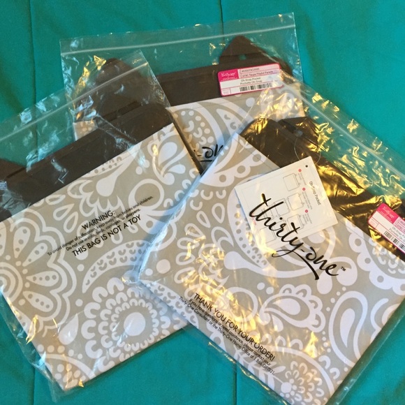 3 Thirty One' Oh-Snap Pocket, with hanger. NWT - Picture 2 of 4