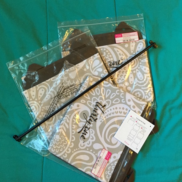 3 Thirty One' Oh-Snap Pocket, with hanger. NWT - Picture 4 of 4