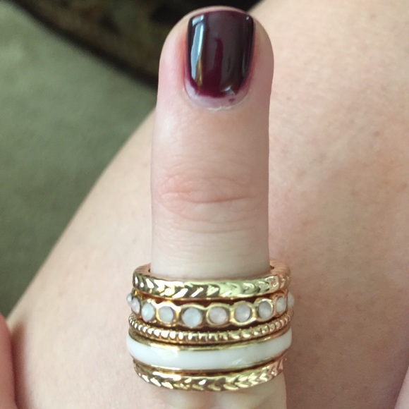 rings don't fit me anymore :( all 5 for 5$