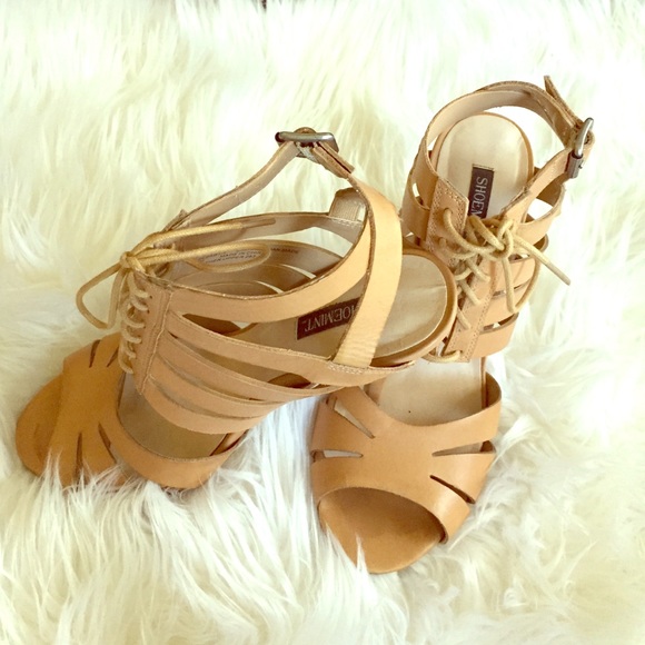 Shoemint Elizabeth lace up sandals. Size 8