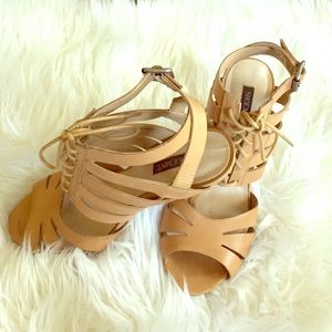 Shoemint Elizabeth lace up sandals. Size 8