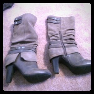 Brown fall and winter boots size 7 fergalicious