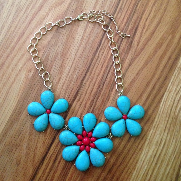 Blue flower necklace