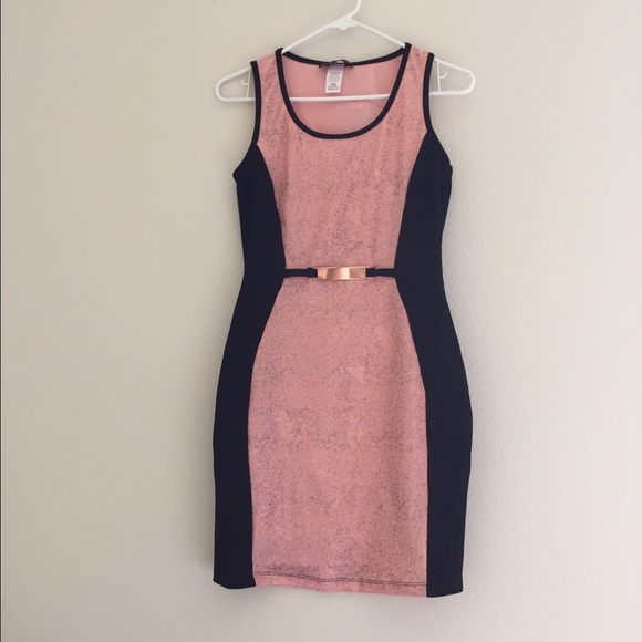 Dresses & Skirts - 🆕 Peach buckle dress