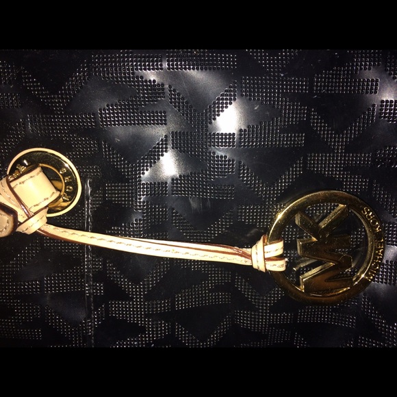 Michael kors purse! Great condition - Picture 4 of 4