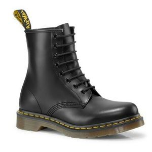 1460 Matte Black Dr.Martens!! Need to go!!!