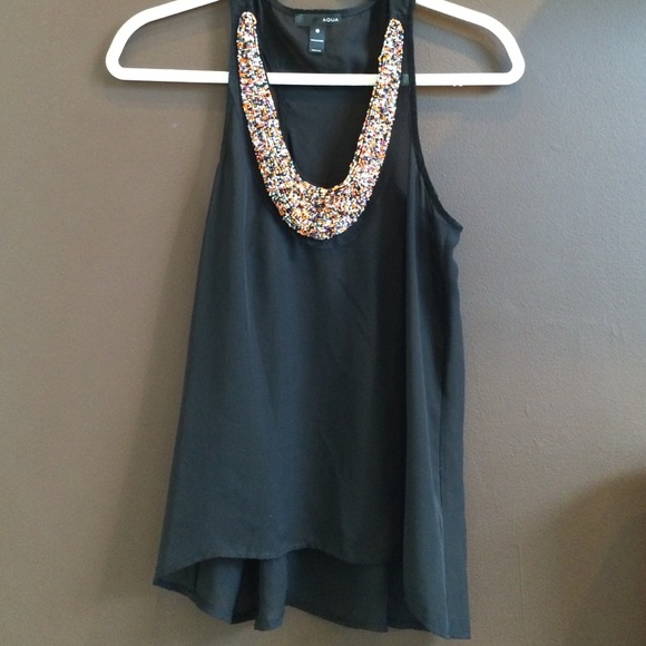 Aqua tank with beaded neck line