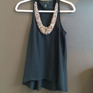 Aqua tank with beaded neck line