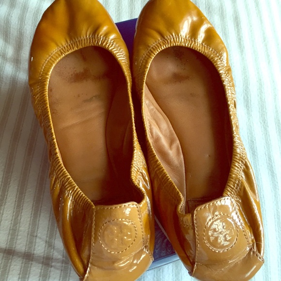 Tory Burch - Eddie - Ballet Flat in Brown