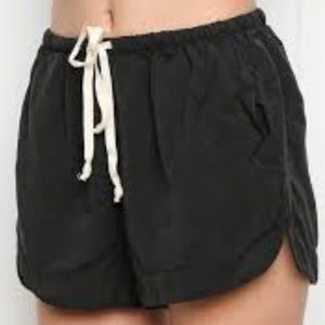 Brandy Melville shorts !