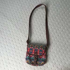 Adorable Aztec cross body bag!
