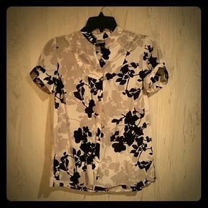 Gap button up top
