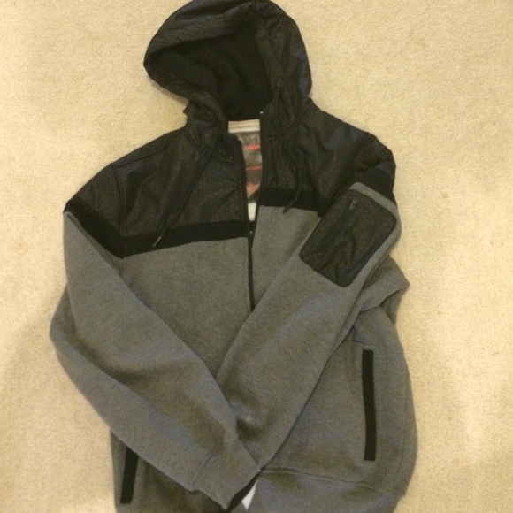 Fleece hoodie - Picture 2 of 3