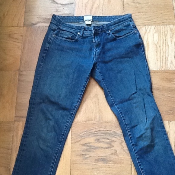 Skinny Legged Jeans - Picture 1 of 4