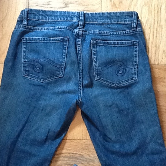 Skinny Legged Jeans - Picture 4 of 4