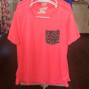 Pink shirt with leopard frocket