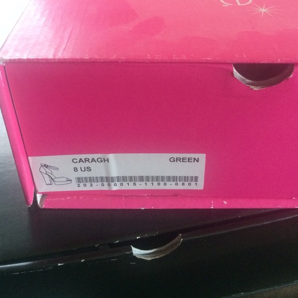 NEW- Shoe Dazzle Caragh Size 8 - Picture 4 of 4