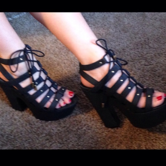 Steve Madden platform wedges