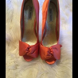 Never Worn Steve Madden Peep Toe Shoes